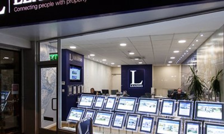 How LED window displays help to attract sales