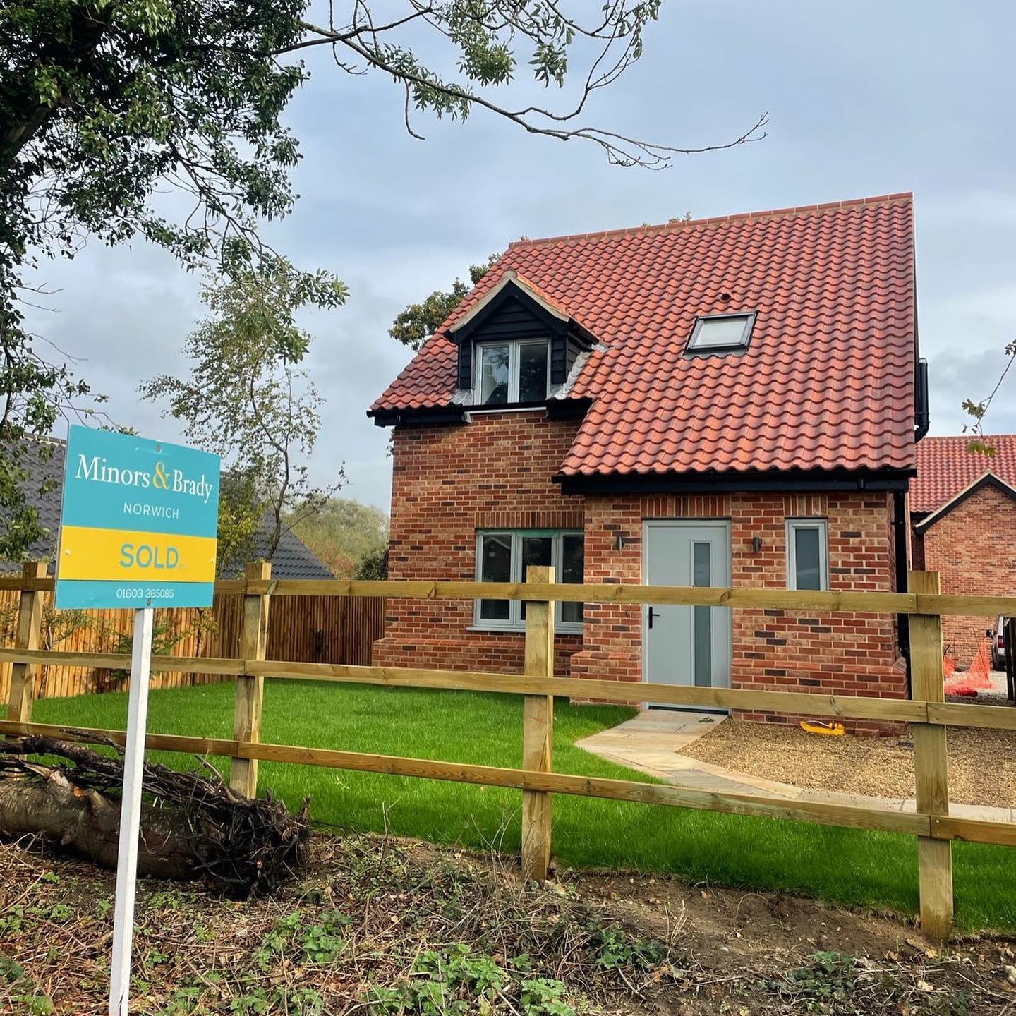 8 Reasons Why We Still Need 'For Sale' Boards!